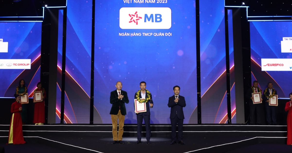 MB Bank among Top 13 Outstanding Enterprises in Vietnam in 2023 - VnEconomy