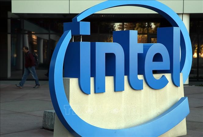 Cổ phiếu Intel giảm hơn 10% do triển vọng đầu năm 2024 không khả quan