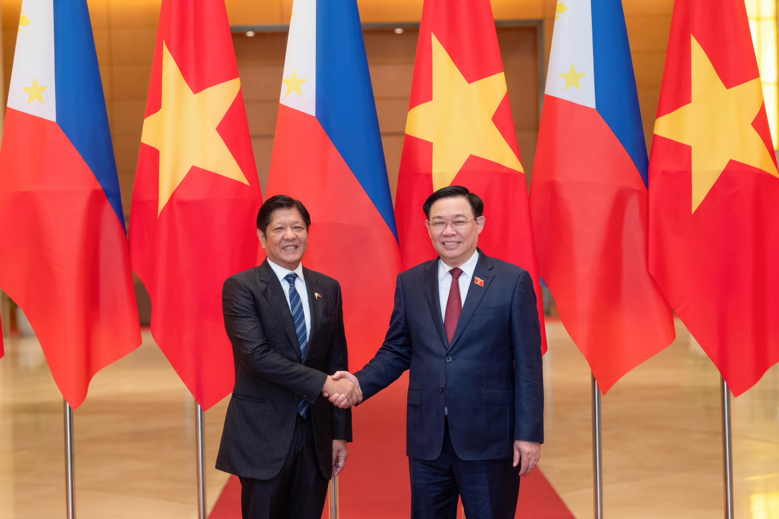 Chủ tịch Quốc hội Vương Đình Huệ và Tổng thống Philippines Ferdinand Romualdez Marcos Jr. - Ảnh: Quochoi.vn