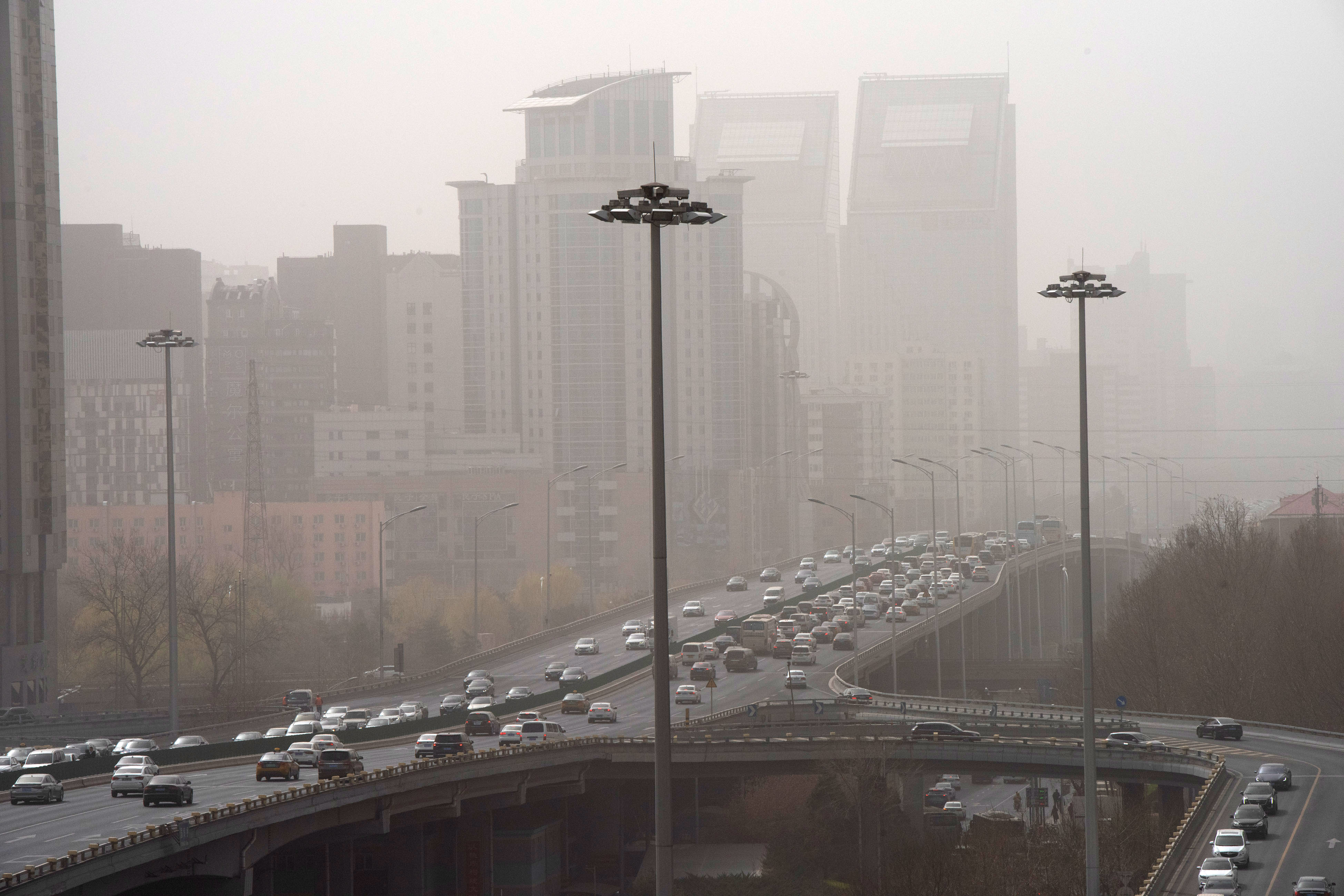 Tăng trưởng GDP danh nghĩa của Trung Quốc năm 2023 giảm xuống 4,6%, từ mức 4,8% của năm 2022 - Ảnh: Bloomberg