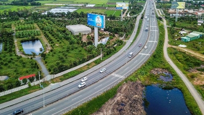 Upgrades on way for three highways in Mekong Delta