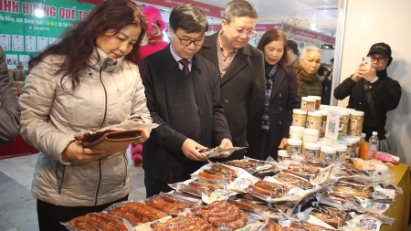 Spring Trade Fair opens in Hanoi
