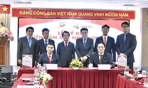 Saigon Co.op and CJ Group sign strategic cooperation agreement on cargo transport