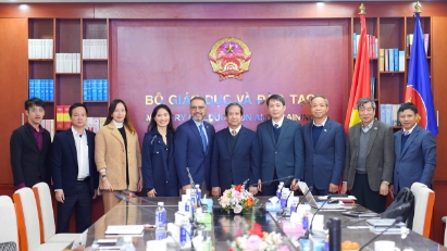 Intel works with MoET in semiconductor chip research and AI development