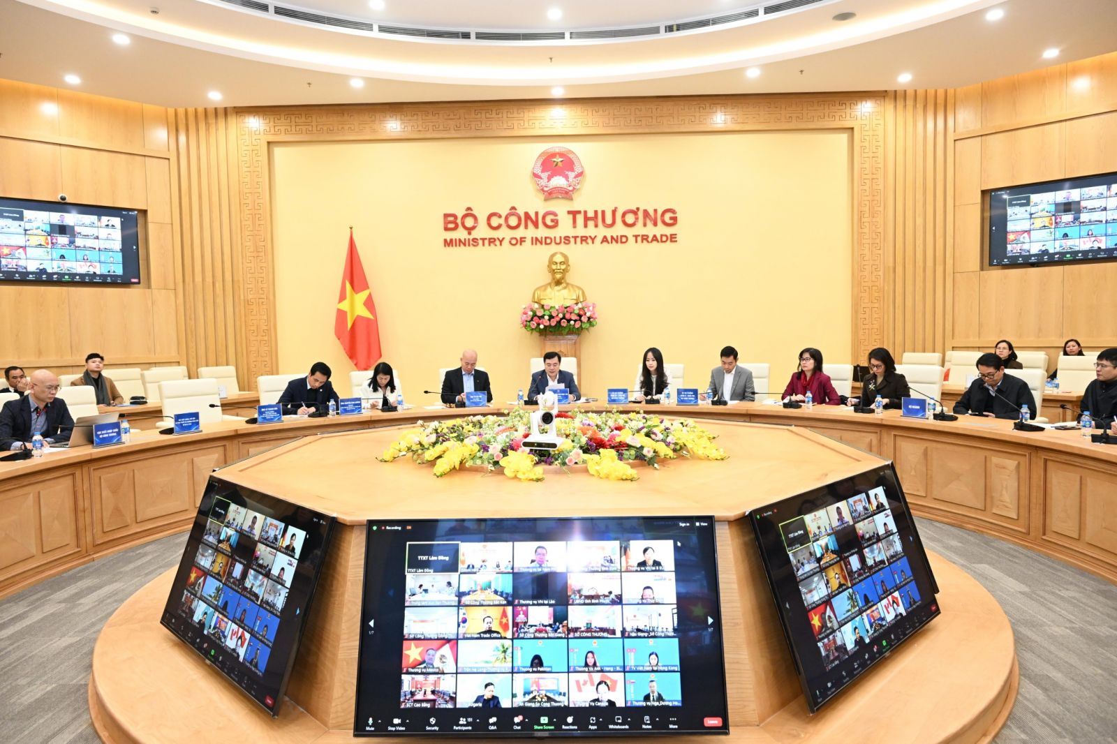 Hội nghị Giao ban xúc tiến thương mại với hệ thống Thương vụ Việt Nam ở nước ngoài tháng 1/2024.