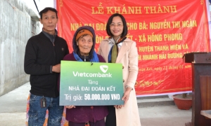 Vietcombank khánh thành nhiều ngôi nhà tặng người nghèo an cư đón Tết