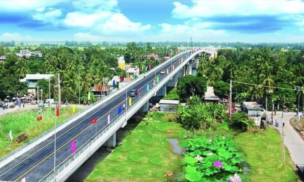 Cầu Tân An tại thị xã Tân Châu kết nối giao thông liên vùng với cửa khẩu quốc tế Vĩnh Xương, tỉnh An Giang.