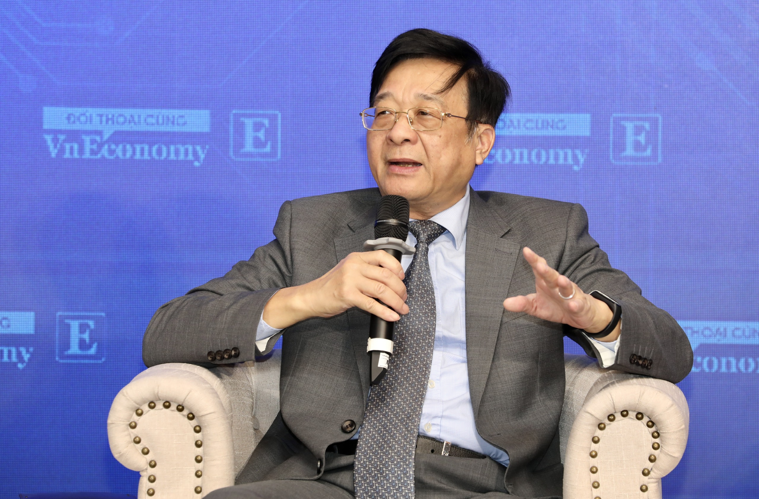 Dr. Nguyen Quoc Hung, Vice President and General Secretary of the Vietnam Banks Association.