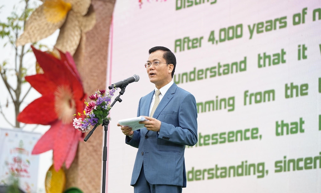 Thứ trưởng Bộ Ngoại Giao Hà Kim Ngọc phát biểu tại lễ khai mạc. Ảnh: Quang Anh.