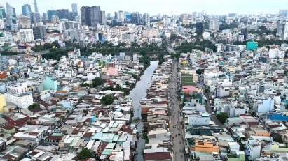 Renovation of polluted canal in HCMC to get underway in August