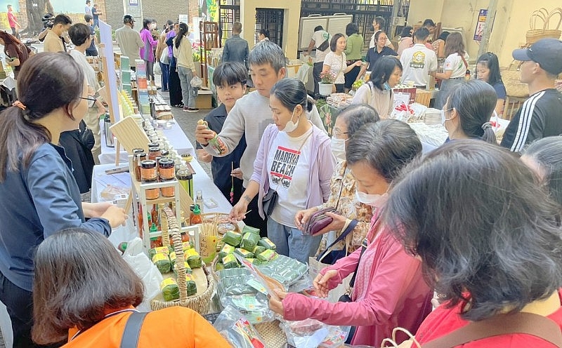 1,000 products on show at HCMC trade fair as Tet nears
