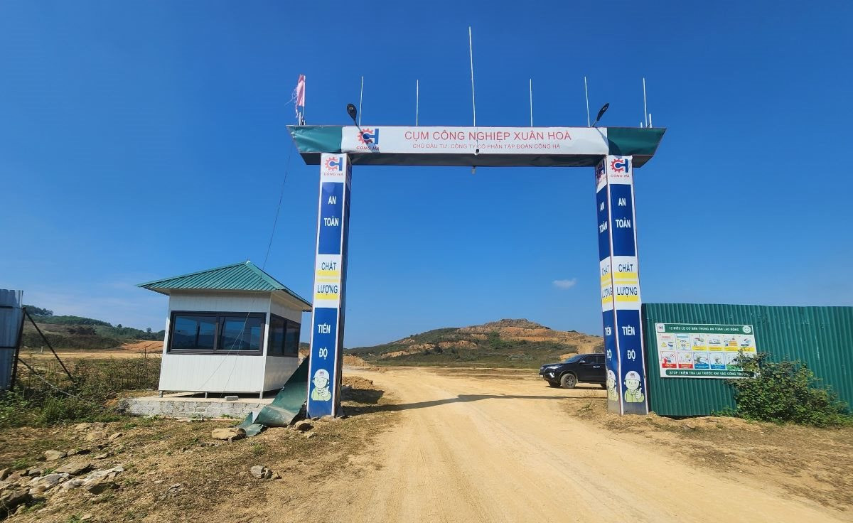 Sau 4 năm được phê duyệt, Dự án Cụm công nghiệp Xuân Hòa, huyện Như Xuân (Thanh Hóa) vẫn chỉ là một bãi đất trống được quây tôn