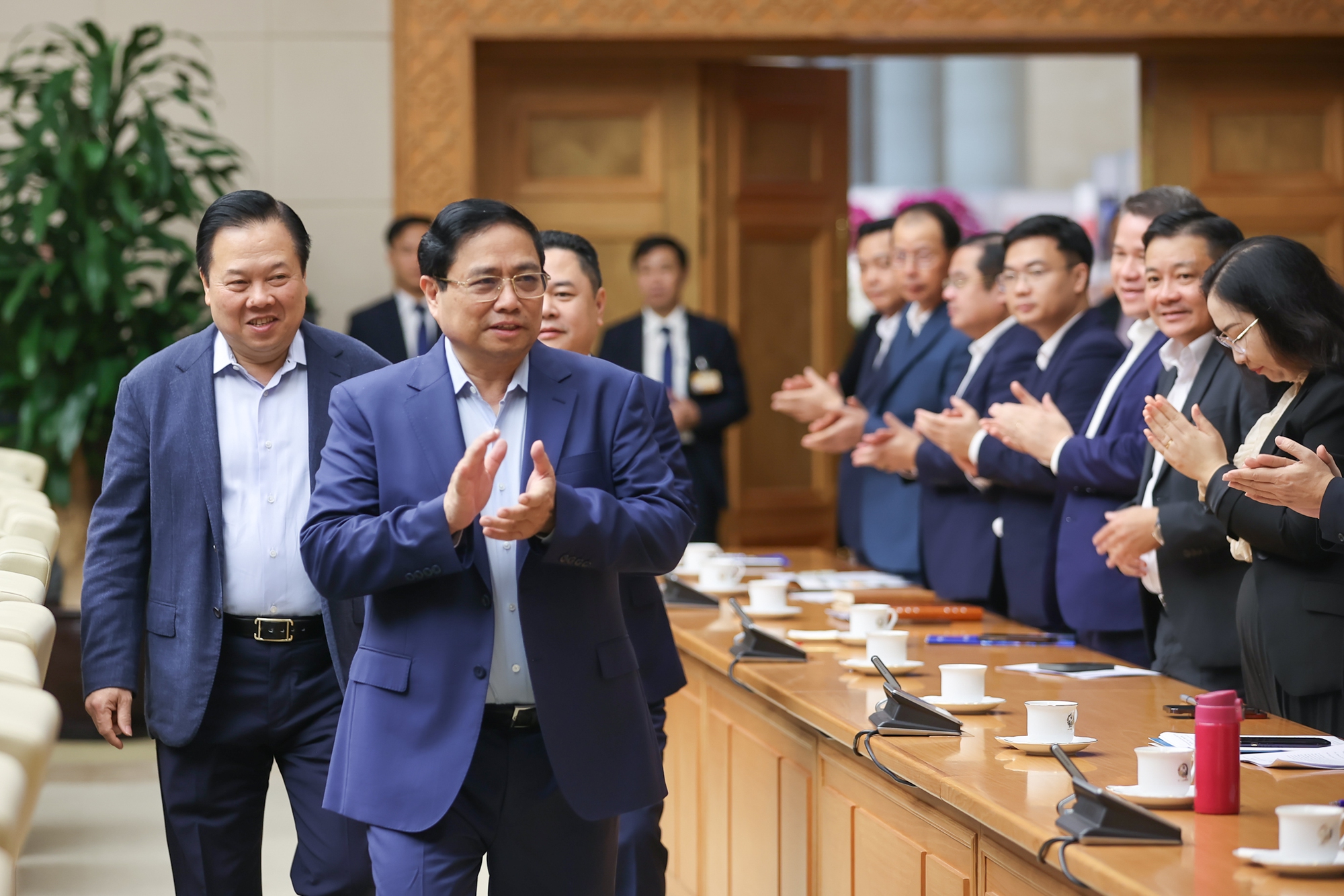 Prime Minister Chinh attends the meeting with the State-owned groups and corporations on February 5. Photo: VGP