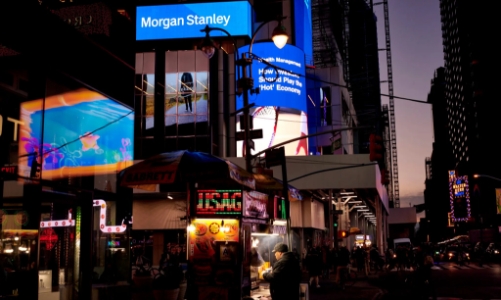 Trí tuệ nhân tạo tác động mạnh nhất ở hai lĩnh vực: Ngân hàng và công nghệ