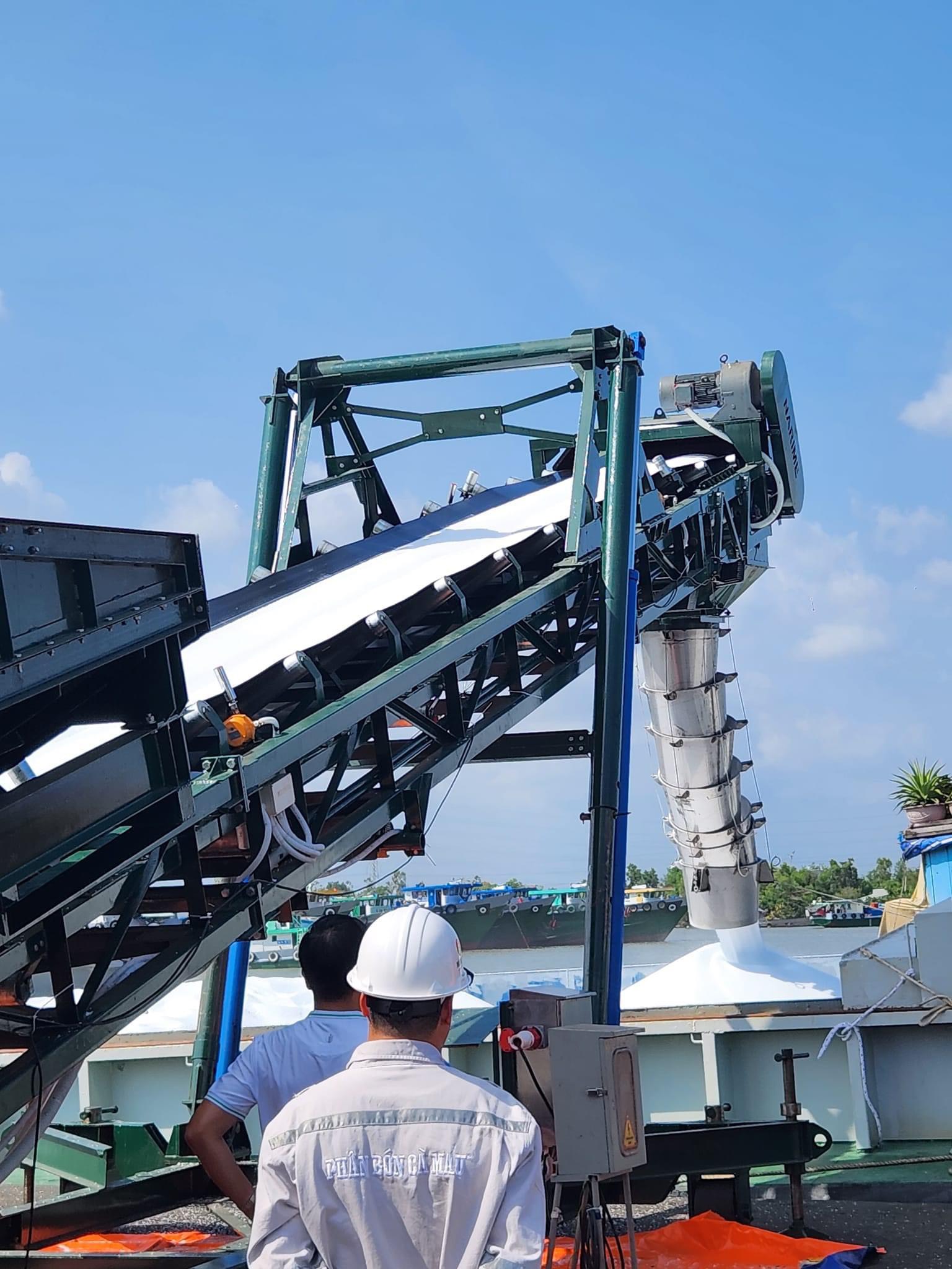 Phân bón Cà Mau hoàn thiện cao nhất từ chất lượng sản phẩm cho đến dịch vụ, kho bãi vận chuyển hàng hóa xuất kho.