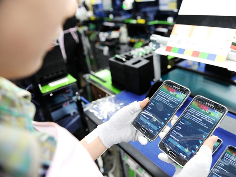 Phone exports rank top in 1H January