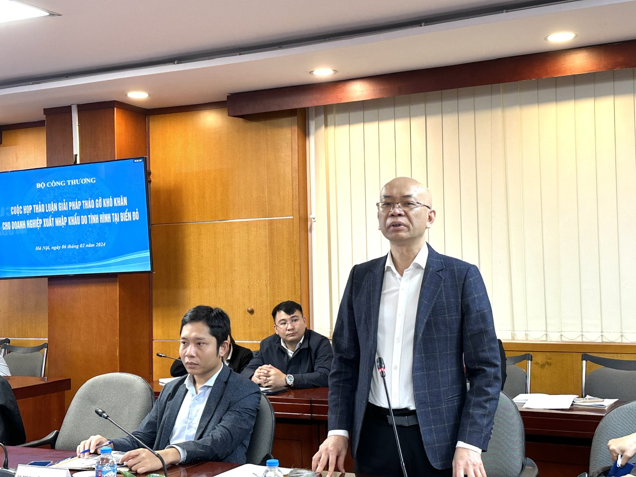 &Ocirc;ng Trần Thanh Hải, Ph&oacute; Cục trưởng Cục xuất nhập khẩu, ph&aacute;t biểu.