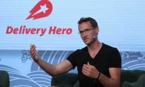 Giám đốc Điều hành Delivery Hero Niklas Östberg phát biểu tại Hội nghị Công nghệ Noah tổ chức tại Berlin (Đức) vào ngày 13/6/2019.