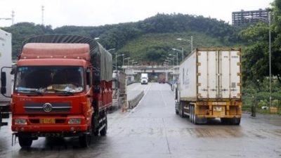 Cross-border trade via Lao Cai border gate up 49% last year