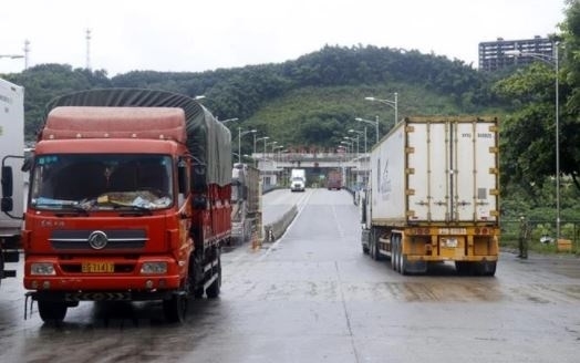 Cross-border trade via Lao Cai border gate up 49% last year