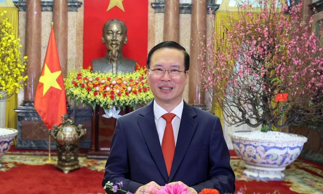 Chủ tịch nước Võ Văn Thưởng chúc mừng Năm Mới Giáp Thìn 2024 vào thời khắc Giao thừa - Ảnh: TTXVN