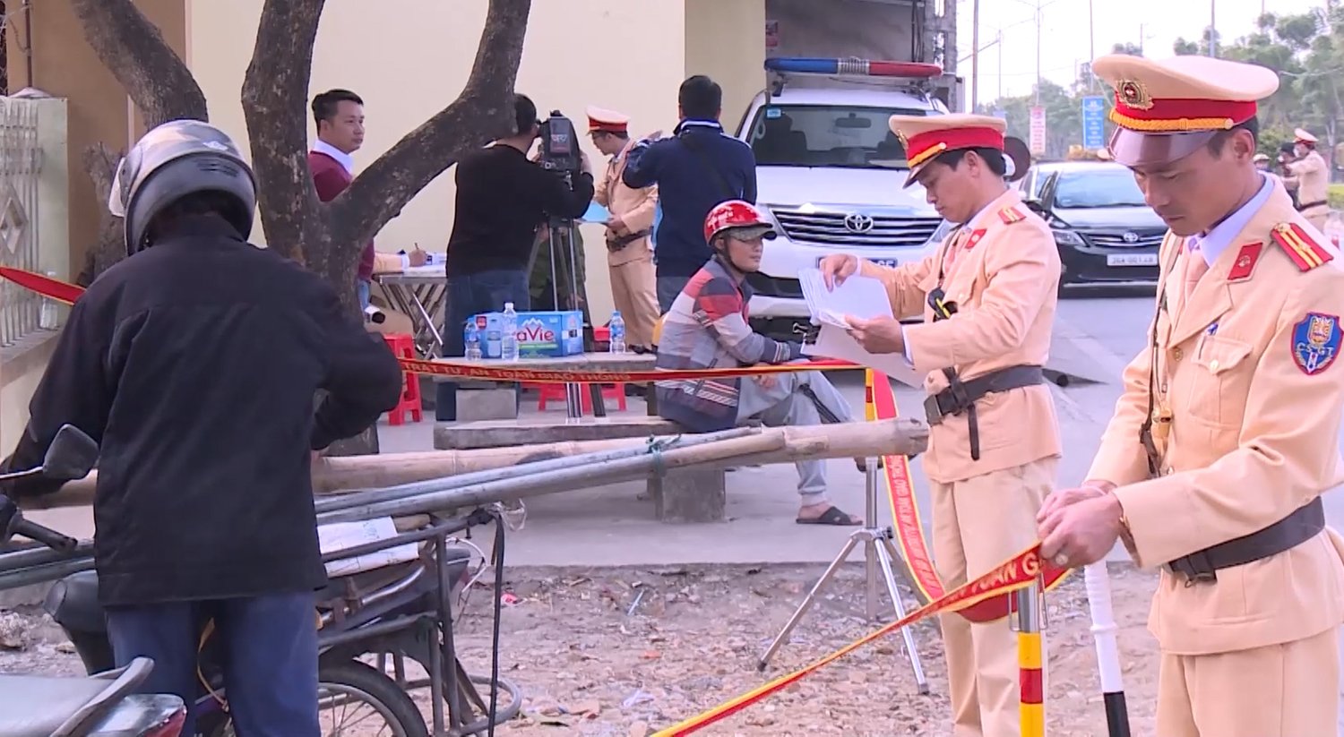 Lực lượng cảnh sát giao thông Thanh Hóa xử lý nghiêm các hành vi vi phạm về trật tự an toàn giao thông trong những ngày Tết