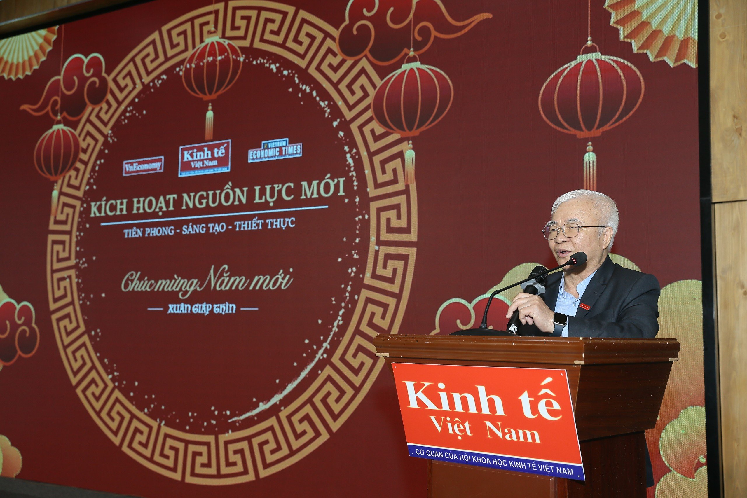 TS. Chử Văn L&acirc;m, Tổng Bi&ecirc;n tập Tạp ch&iacute; Kinh tế Việt Nam ph&aacute;t biểu. Ảnh: Chu Khoa.