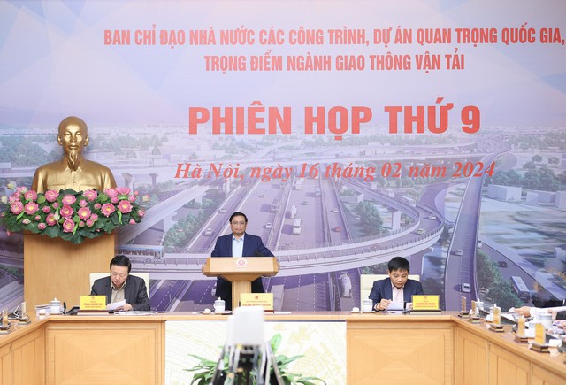 Thủ tướng Chính phủ Phạm Minh Chính chủ trì phiên họp - Ảnh: VGP.