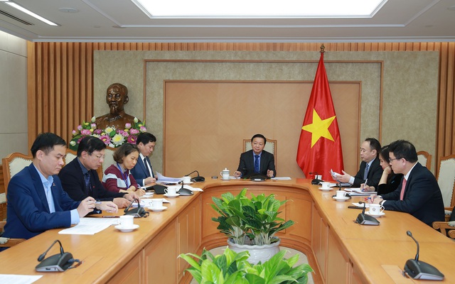 Deputy Prime Minister Tran Hong Ha and his Russian counterpart Alexander Valentinovich Novak hold phone talks on February 16. Photo: VGP