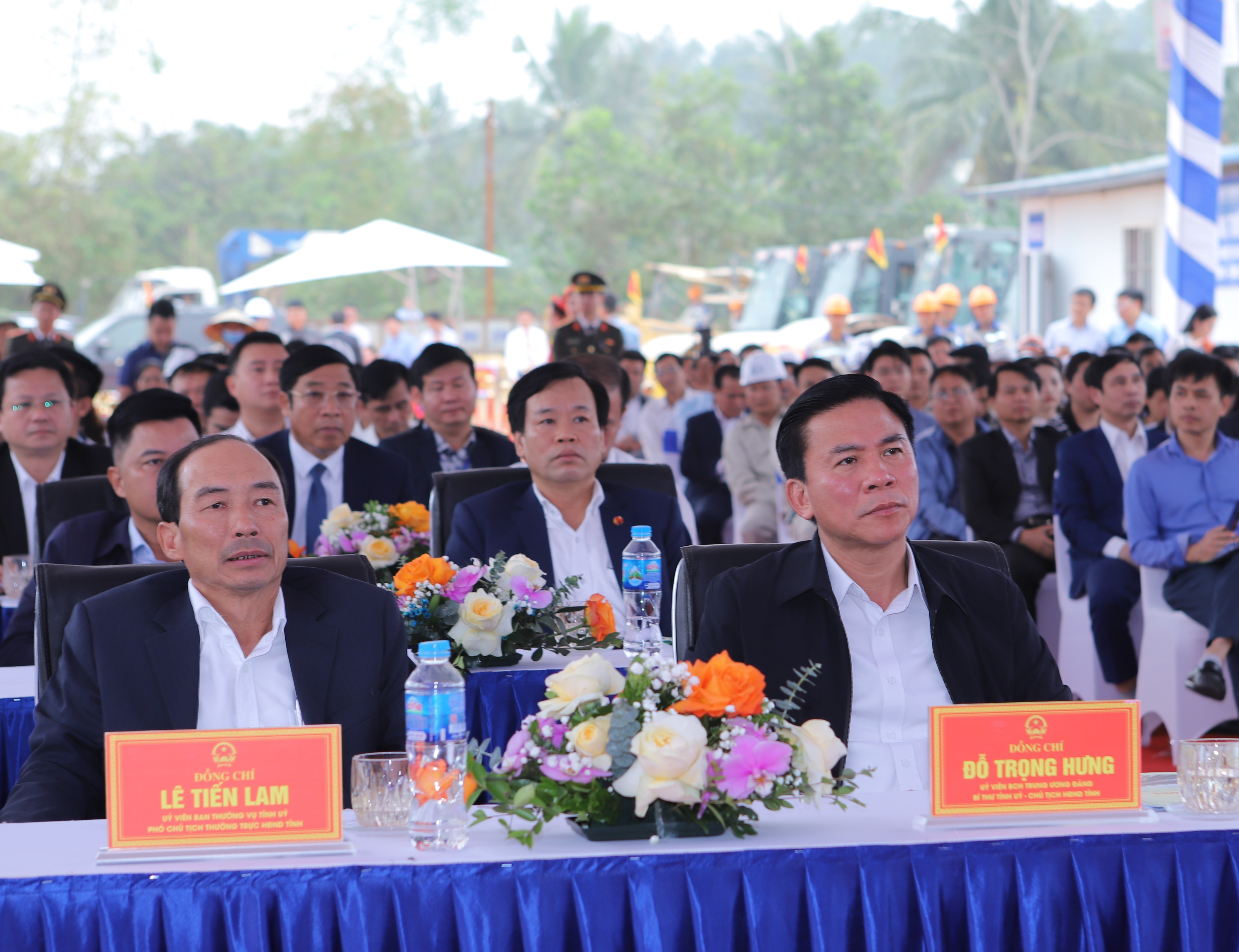 B&iacute; thư Tỉnh ủy Thanh H&oacute;a Đỗ Trọng Hưng v&agrave; c&aacute;c đại biểu dự buổi lễ