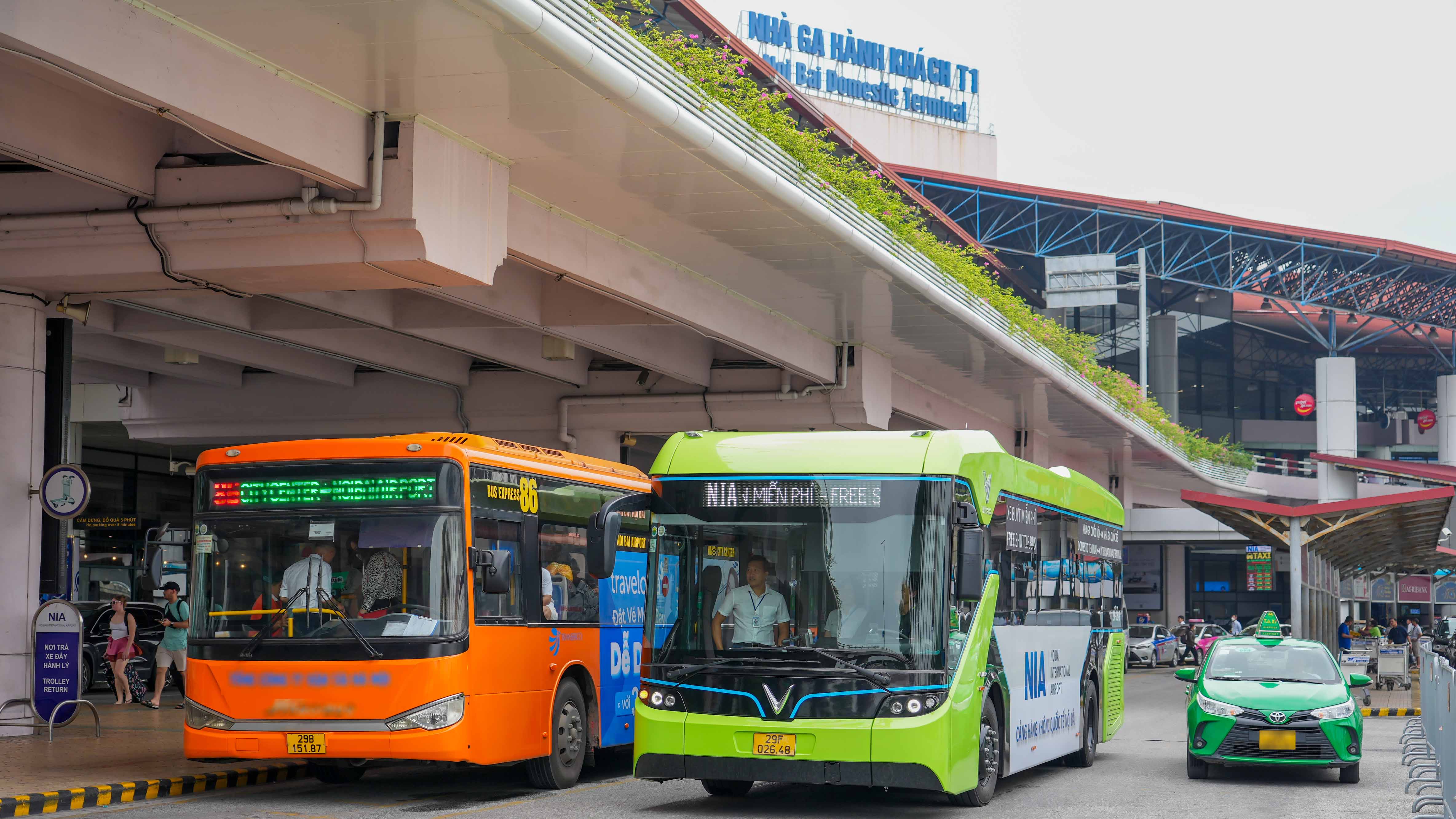 Năm 2019, cảng hàng không quốc tế Nội Bài của Việt Nam cũng lần thứ 4 liên tiếp có mặt trong “Top 100 sân bay tốt nhất thế giới” của Skytrax.