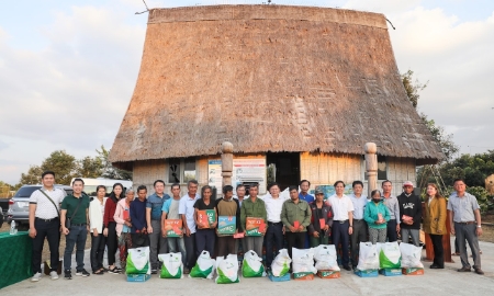 Vietcombank mang quà Tết đến với đồng bào dân tộc thiểu số tại tỉnh Kon Tum.