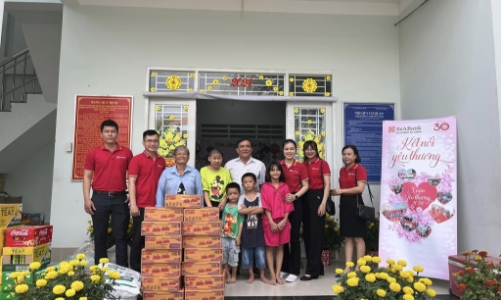 SeABank mang hơi ấm mùa xuân đến với những người có hoàn cảnh khó khăn