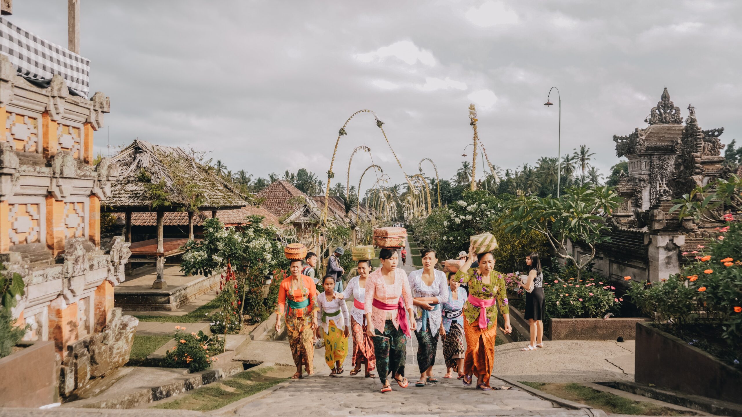 Bali bắt đầu áp khoản thuế du lịch với du khách nước ngoài nhằm đối phó với hiện tượng quá tải du lịch.