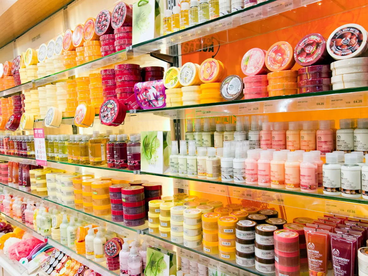 The Body Shop nổi tiếng với việc quảng bá các sản phẩm tự nhiên, có nguồn gốc đạo đức và không thử nghiệm trên động vật.
