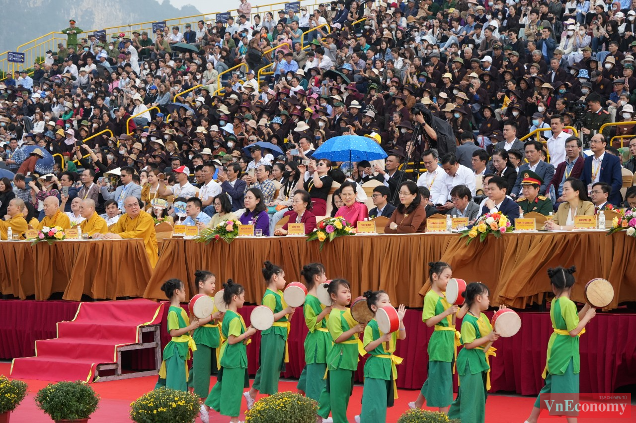Hội Xuân tại chùa Tam Chúc được tổ chức trong 2 ngày 11 – 12 tháng Giêng năm Giáp Thìn. 
