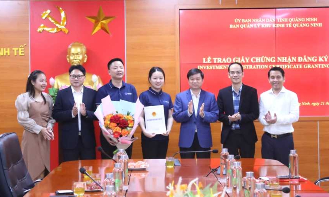 Lễ trao giấy chứng nhận đầu tư Dự án tấm silic đơn tinh thể và thanh silic đơn tinh thể quang điện Gokin Solar Hải Hà Việt Nam cho Công ty Gokin Solar