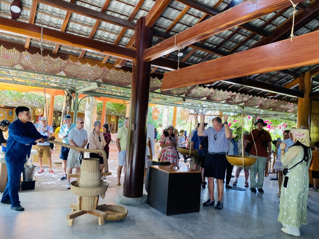 Đ&acirc;y ch&iacute;nh l&agrave; cơ hội v&agrave;ng để ph&aacute;t triển du lịch, qua đ&oacute; đẩy mạnh kinh tế địa phương bằng c&aacute;c sản phẩm dịch vụ đi k&egrave;m.