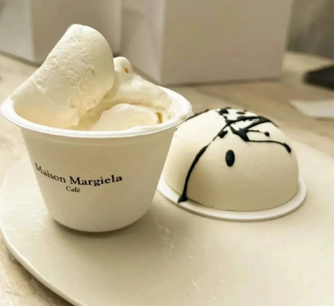 Cư d&acirc;n mạng tại Trung Quốc đua nhau khoe những trải nghiệm tại c&aacute;c qu&aacute;n c&agrave; ph&ecirc;&nbsp;Maison Margiela.