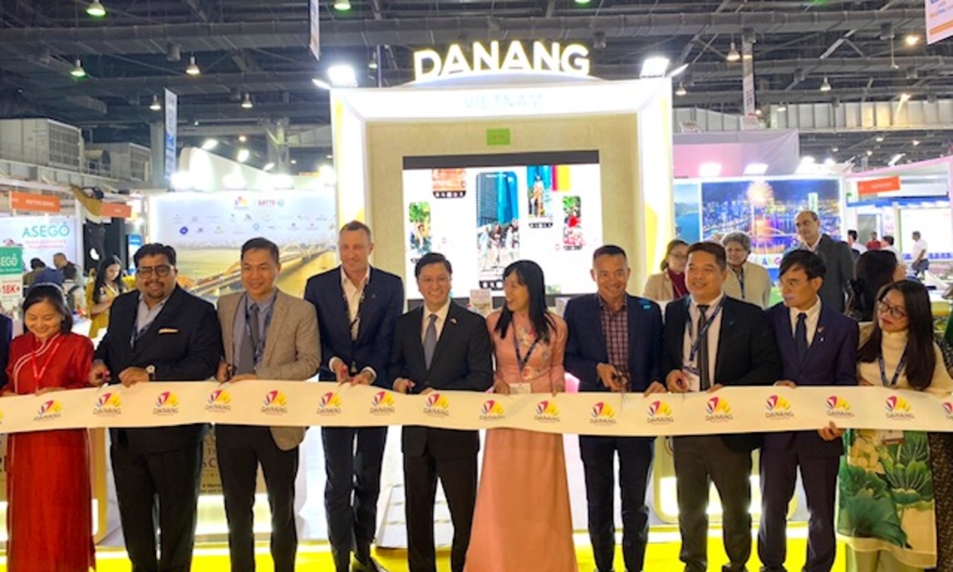 Nghi thức khai mạc Gian hàng Da Nang FantastiCity tại Hội chợ Du lịch và Lữ hành Nam Á SATTE 2024.