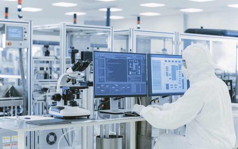 PM asks telecom companies to boost chip research and development