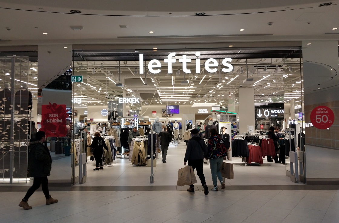 Inditex không muốn bỏ thị trường giá rẻ cho Shein tung hoành.
