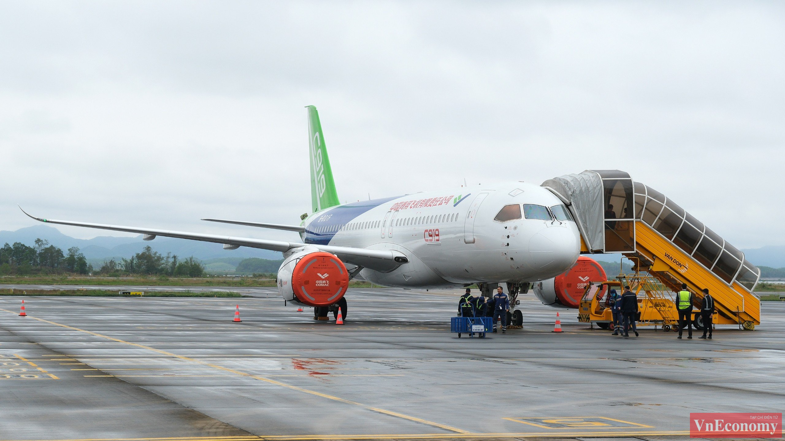 C919 và ARJ21-700 là 2 loại máy bay dân dụng đầu tiên tại Trung Quốc do COMAC thiết kế và chế tạo.