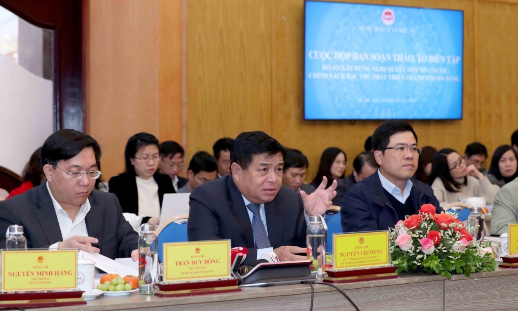 Bộ trưởng Bộ Kế hoạch và Đầu tư Nguyễn Chí Dũng chia sẻ tại cuộc họp.