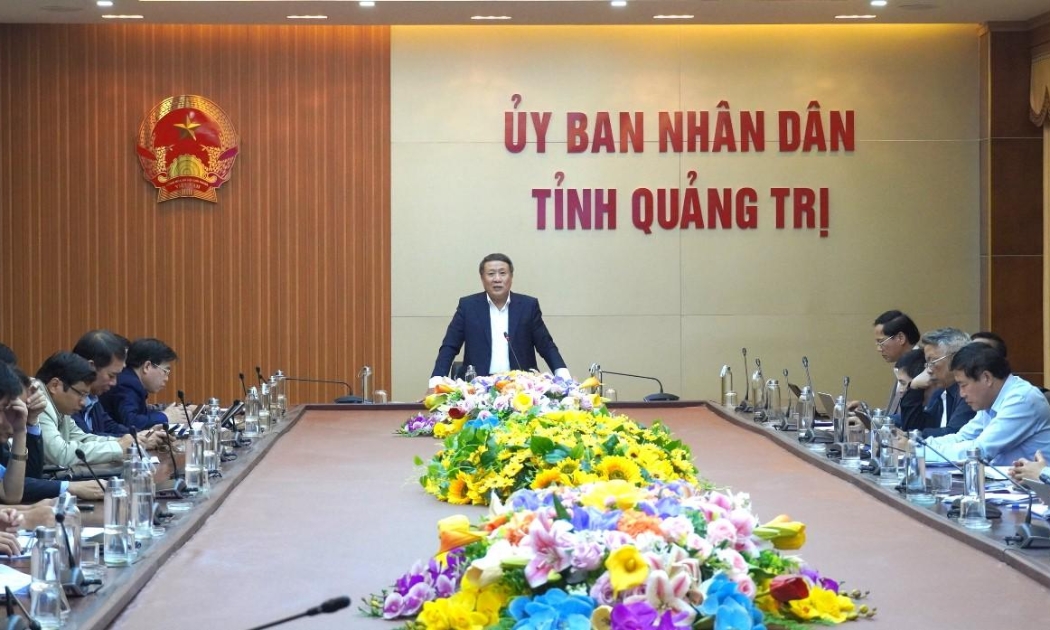  Phó Chủ tịch Thường trực UBND tỉnh Quảng Trị Hà Sỹ Đồng trình bày các kiến nghị tại buổi làm việc