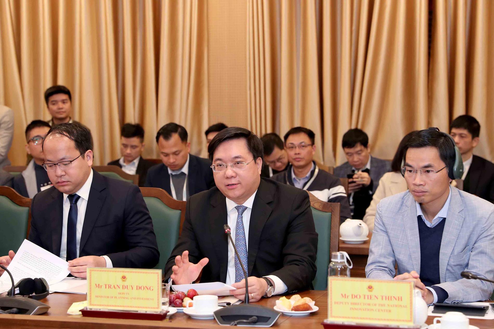 Thứ trưởng Trần Duy Đ&ocirc;ng chia sẻ tại buổi lễ k&yacute; kết.