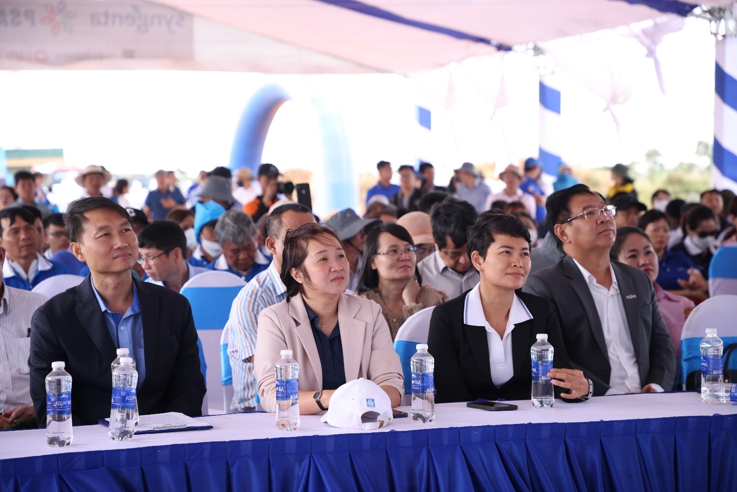 Đại diện ban lãnh đạo hai công ty tham gia sự kiện. (Ảnh: Yara Việt Nam).