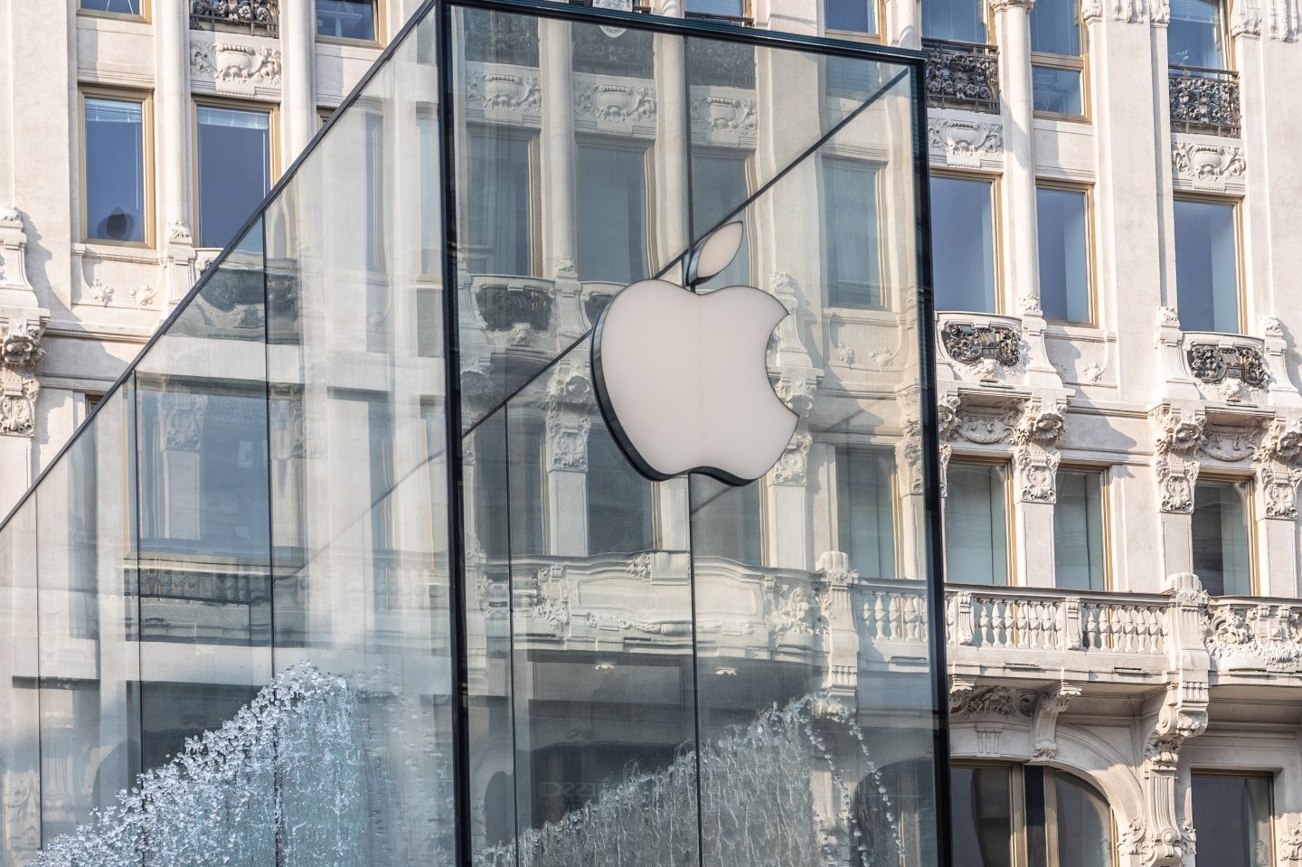 Apple vẫn đang phải vật lộn để duy trì tăng trưởng