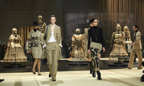 Paris: Nơi đối đầu của những người tiên phong