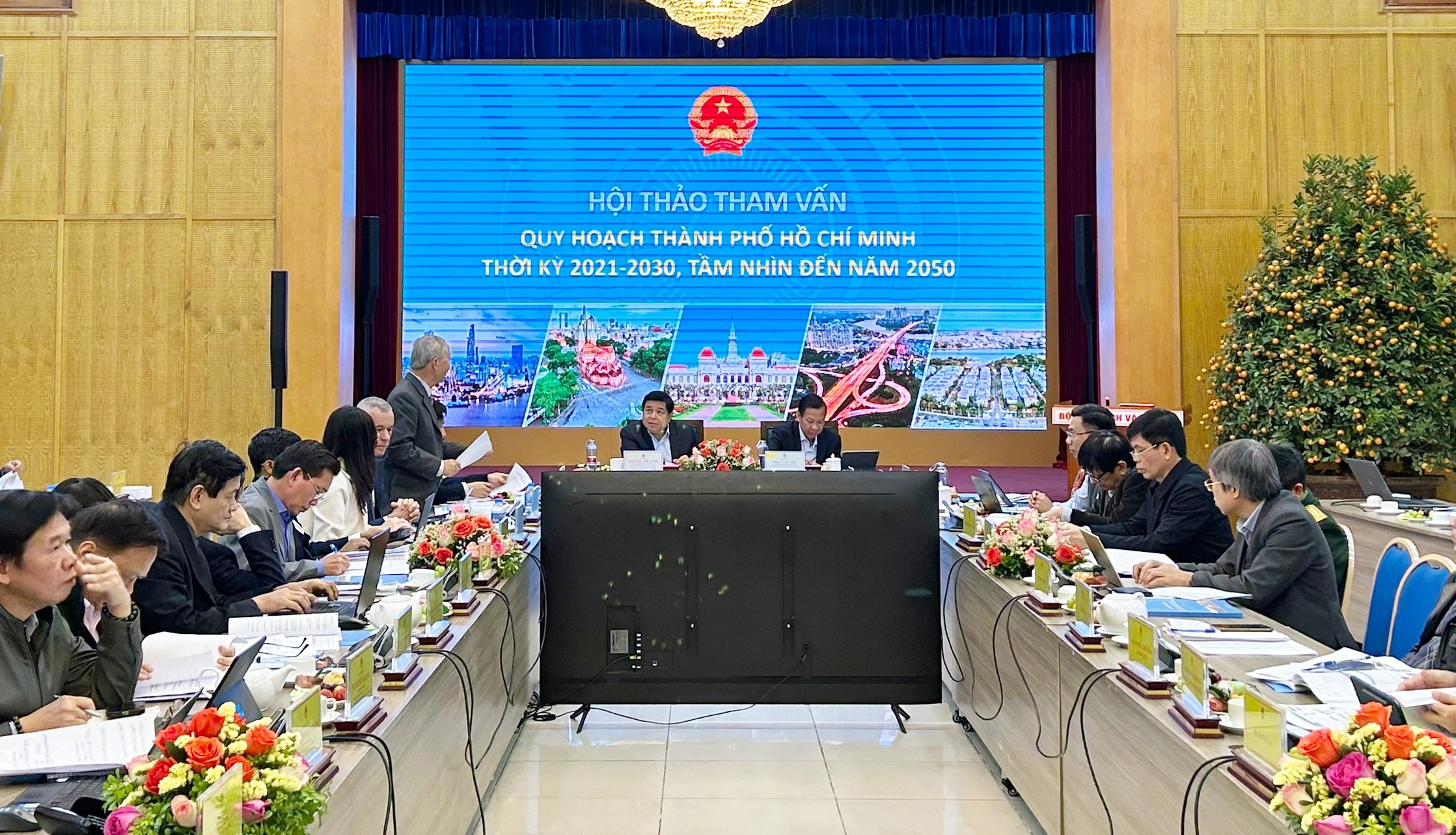 C&aacute;c chuy&ecirc;n gia đ&oacute;ng g&oacute;p &yacute; kiến tại&nbsp;Hội thảo tham vấn quy hoạch TP.HCM thời kỳ 2021-2030, tầm nh&igrave;n đến năm 2050.